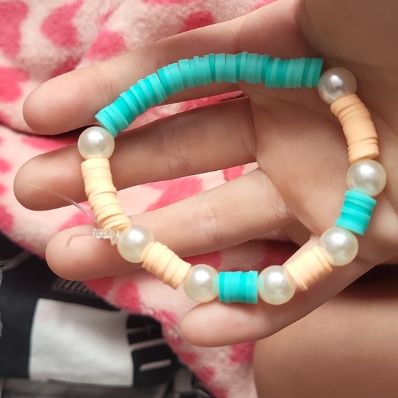 Bracelets - Picture 4 of 4